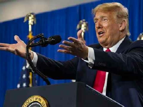 trump-arms-open Trump opens arms